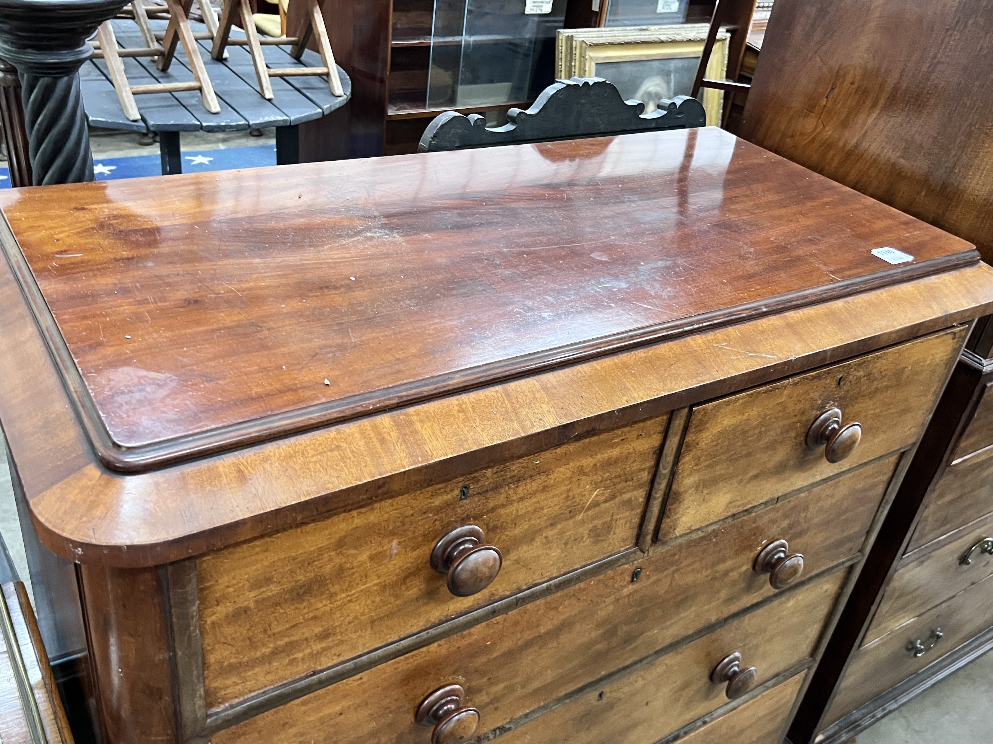 A Victorian mahogany chest of drawers, width 116cm, depth 54cm, height 120cm